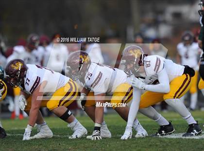 Thumbnail 2 in Glenbard West vs. Loyola Academy (IHSA 8A Semifinal Playoff) photogallery.
