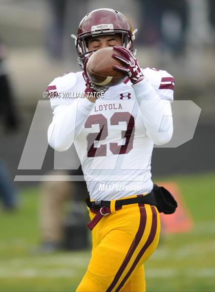 Thumbnail 1 in Glenbard West vs. Loyola Academy (IHSA 8A Semifinal Playoff) photogallery.