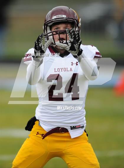 Thumbnail 2 in Glenbard West vs. Loyola Academy (IHSA 8A Semifinal Playoff) photogallery.