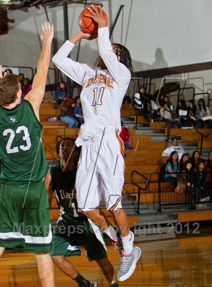 Thumbnail 2 in Dobie vs. Clear Falls (McDonald's Texas Invitational) photogallery.
