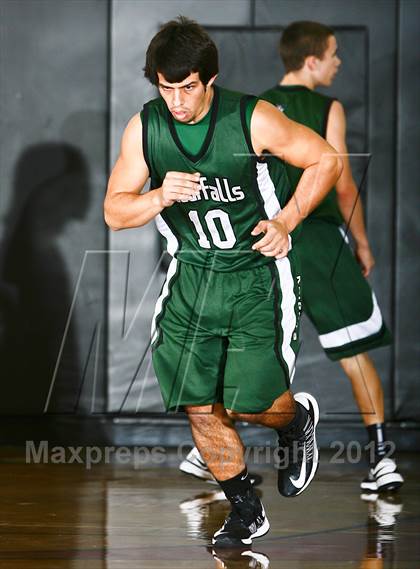 Thumbnail 1 in Dobie vs. Clear Falls (McDonald's Texas Invitational) photogallery.