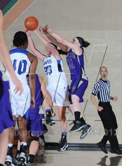 Thumbnail 3 in Grandview vs. Campbell County (Nike Tournament of Champions) photogallery.