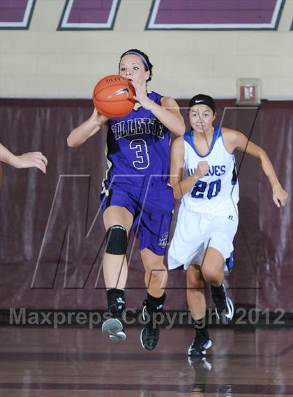 Thumbnail 2 in Grandview vs. Campbell County (Nike Tournament of Champions) photogallery.