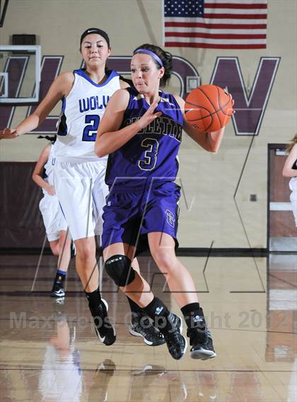 Thumbnail 2 in Grandview vs. Campbell County (Nike Tournament of Champions) photogallery.