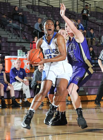 Thumbnail 1 in Grandview vs. Campbell County (Nike Tournament of Champions) photogallery.