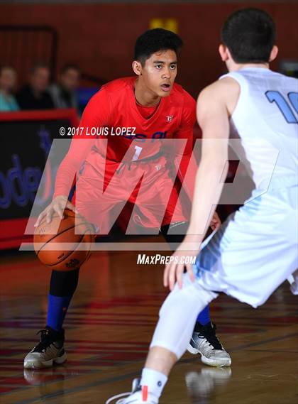 Thumbnail 1 in Los Alamitos vs. Villa Park (Nike Extravaganza) photogallery.