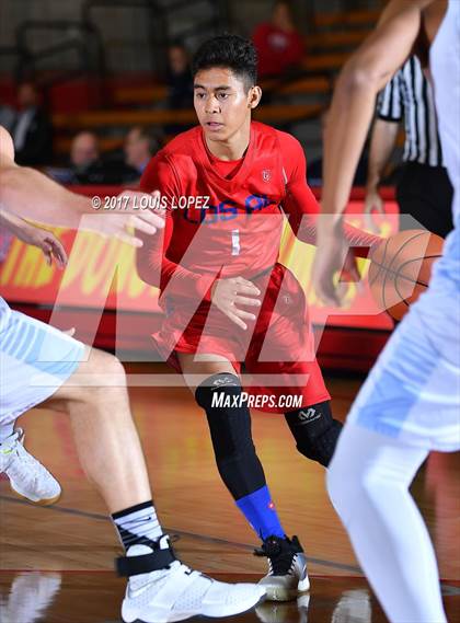 Thumbnail 1 in Los Alamitos vs. Villa Park (Nike Extravaganza) photogallery.