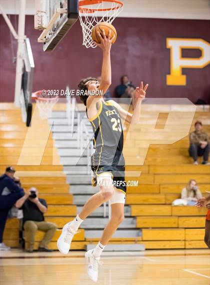 Thumbnail 2 in Chaminade vs. Ventura photogallery.