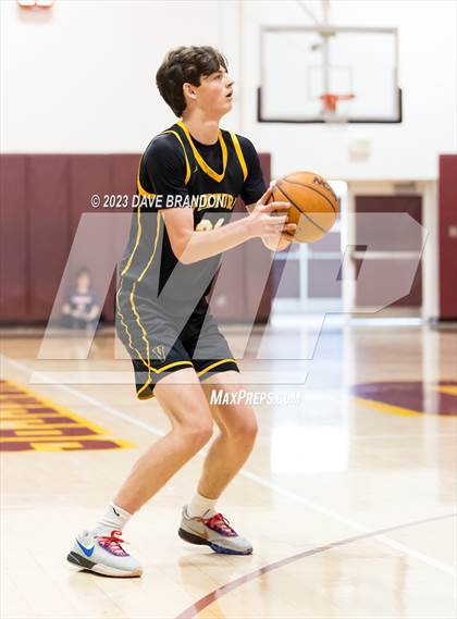 Thumbnail 3 in Chaminade vs. Ventura photogallery.