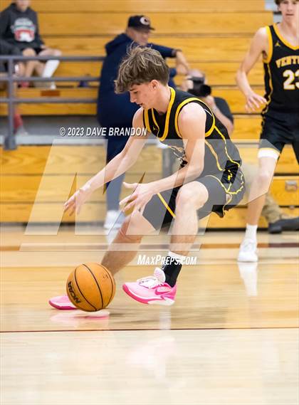 Thumbnail 3 in Chaminade vs. Ventura photogallery.