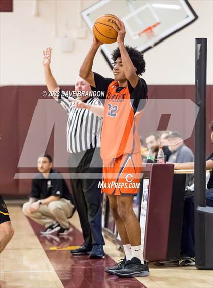 Thumbnail 2 in Chaminade vs. Ventura photogallery.