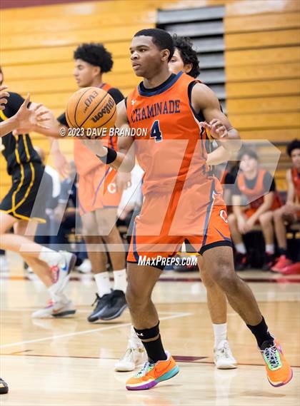 Thumbnail 3 in Chaminade vs. Ventura photogallery.