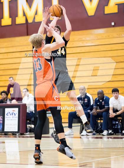 Thumbnail 1 in Chaminade vs. Ventura photogallery.