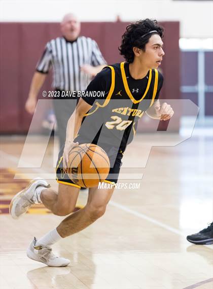 Thumbnail 1 in Chaminade vs. Ventura photogallery.