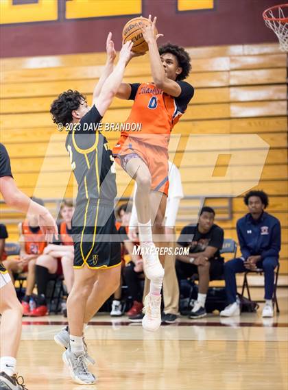 Thumbnail 2 in Chaminade vs. Ventura photogallery.