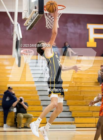 Thumbnail 3 in Chaminade vs. Ventura photogallery.