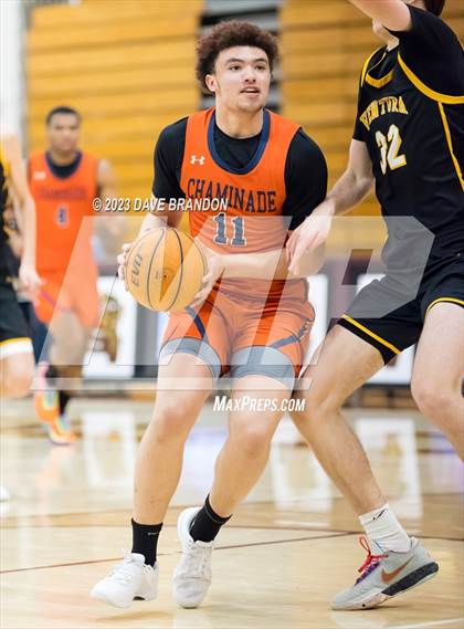 Thumbnail 1 in Chaminade vs. Ventura photogallery.