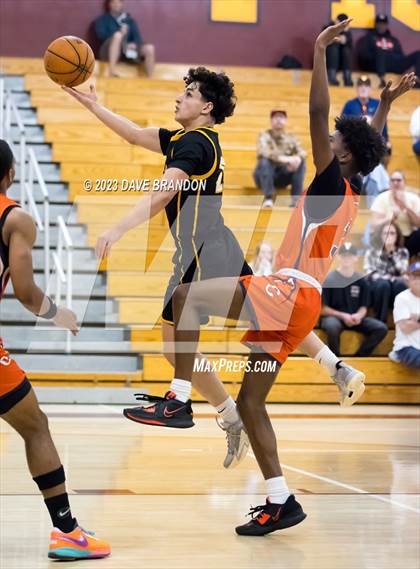 Thumbnail 2 in Chaminade vs. Ventura photogallery.