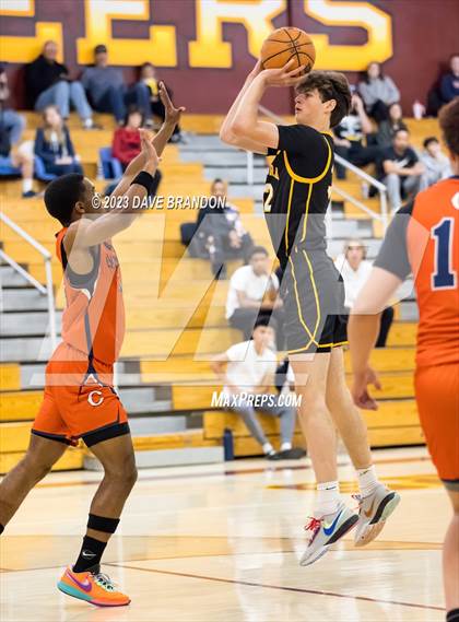 Thumbnail 1 in Chaminade vs. Ventura photogallery.
