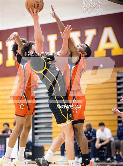 Thumbnail 2 in Chaminade vs. Ventura photogallery.