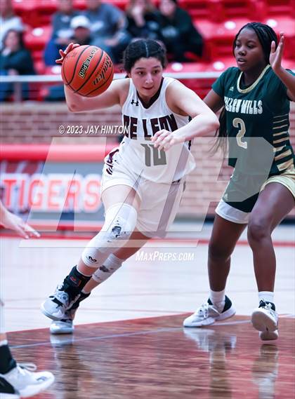 Thumbnail 1 in Valley Mills vs. De Leon photogallery.