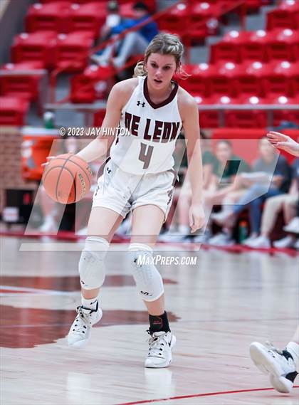 Thumbnail 3 in Valley Mills vs. De Leon photogallery.