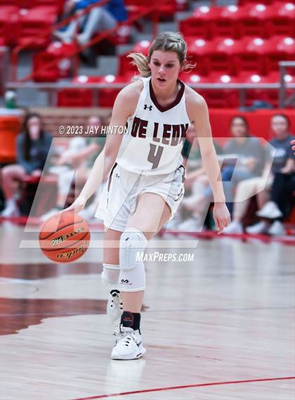 Thumbnail 2 in Valley Mills vs. De Leon photogallery.