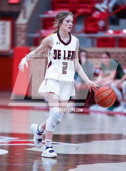 Thumbnail 2 in Valley Mills vs. De Leon photogallery.