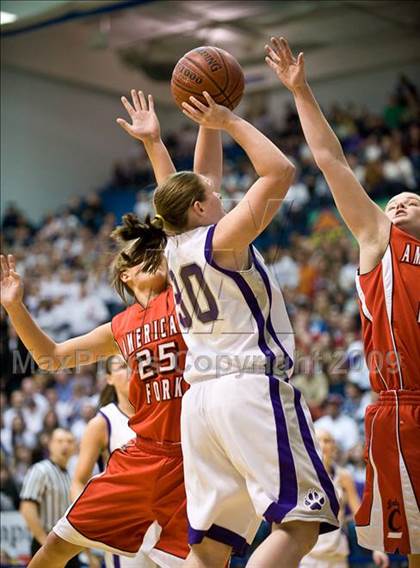 Thumbnail 3 in American Fork vs Riverton (Utah 5A State Championship) photogallery.