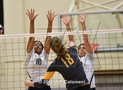 Thumbnail 1 in O'Connor Vs East Central (UIL 6A Bi-District Playoff) photogallery.