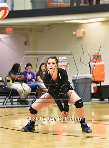 Thumbnail 2 in O'Connor Vs East Central (UIL 6A Bi-District Playoff) photogallery.