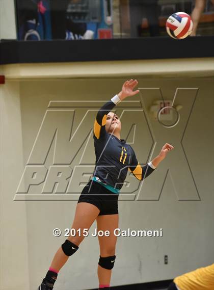 Thumbnail 2 in O'Connor Vs East Central (UIL 6A Bi-District Playoff) photogallery.