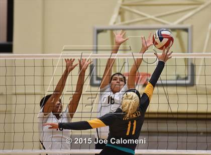 Thumbnail 3 in O'Connor Vs East Central (UIL 6A Bi-District Playoff) photogallery.