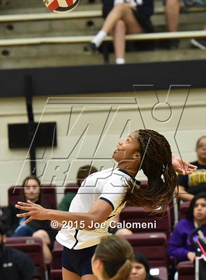 Thumbnail 2 in O'Connor Vs East Central (UIL 6A Bi-District Playoff) photogallery.
