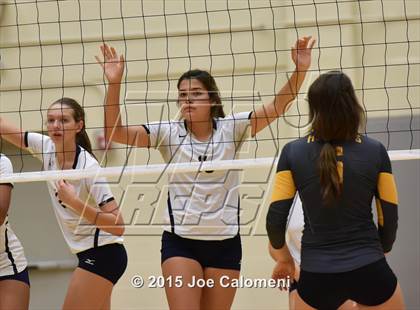 Thumbnail 3 in O'Connor Vs East Central (UIL 6A Bi-District Playoff) photogallery.