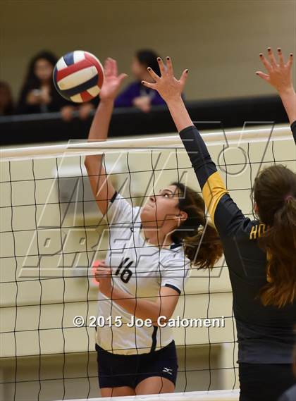 Thumbnail 2 in O'Connor Vs East Central (UIL 6A Bi-District Playoff) photogallery.