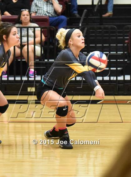 Thumbnail 1 in O'Connor Vs East Central (UIL 6A Bi-District Playoff) photogallery.
