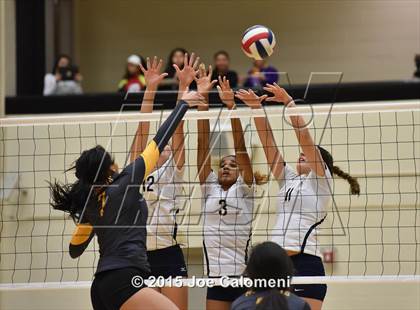 Thumbnail 1 in O'Connor Vs East Central (UIL 6A Bi-District Playoff) photogallery.
