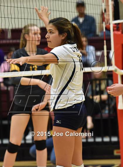 Thumbnail 2 in O'Connor Vs East Central (UIL 6A Bi-District Playoff) photogallery.