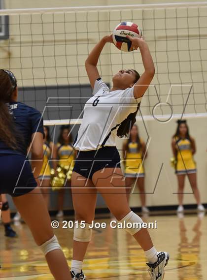 Thumbnail 2 in O'Connor Vs East Central (UIL 6A Bi-District Playoff) photogallery.