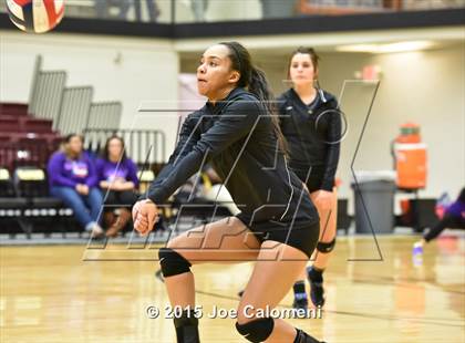 Thumbnail 3 in O'Connor Vs East Central (UIL 6A Bi-District Playoff) photogallery.