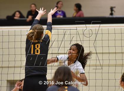 Thumbnail 1 in O'Connor Vs East Central (UIL 6A Bi-District Playoff) photogallery.