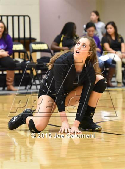 Thumbnail 1 in O'Connor Vs East Central (UIL 6A Bi-District Playoff) photogallery.