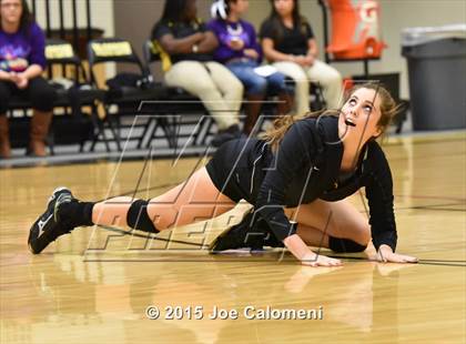 Thumbnail 3 in O'Connor Vs East Central (UIL 6A Bi-District Playoff) photogallery.