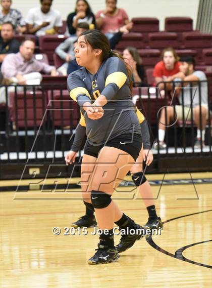 Thumbnail 2 in O'Connor Vs East Central (UIL 6A Bi-District Playoff) photogallery.