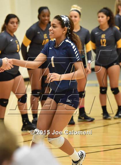 Thumbnail 3 in O'Connor Vs East Central (UIL 6A Bi-District Playoff) photogallery.