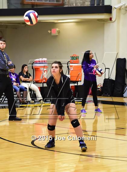 Thumbnail 1 in O'Connor Vs East Central (UIL 6A Bi-District Playoff) photogallery.
