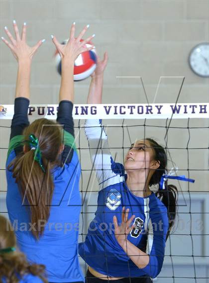 Thumbnail 1 in Branson vs. La Jolla Country Day (CIF State D5 Final) photogallery.