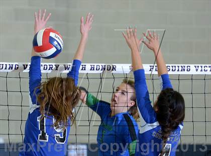 Thumbnail 1 in Branson vs. La Jolla Country Day (CIF State D5 Final) photogallery.