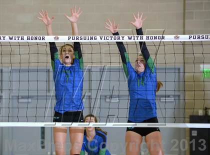 Thumbnail 2 in Branson vs. La Jolla Country Day (CIF State D5 Final) photogallery.